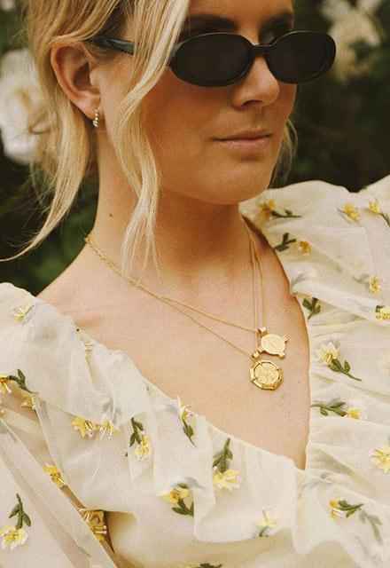 sezonluk takılar, yazın vazgeçilmez aksesuarları