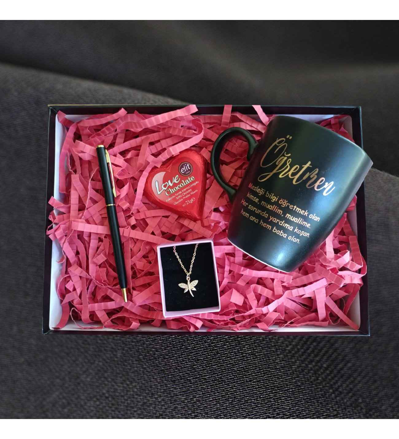 Kadın Öğretmene takı Hediye Fikirleri