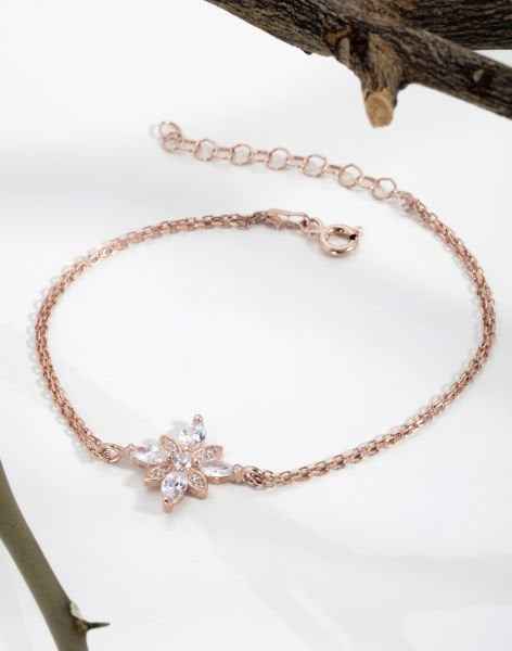 Anneler Günü İçin En Şık Takı Önerileri"