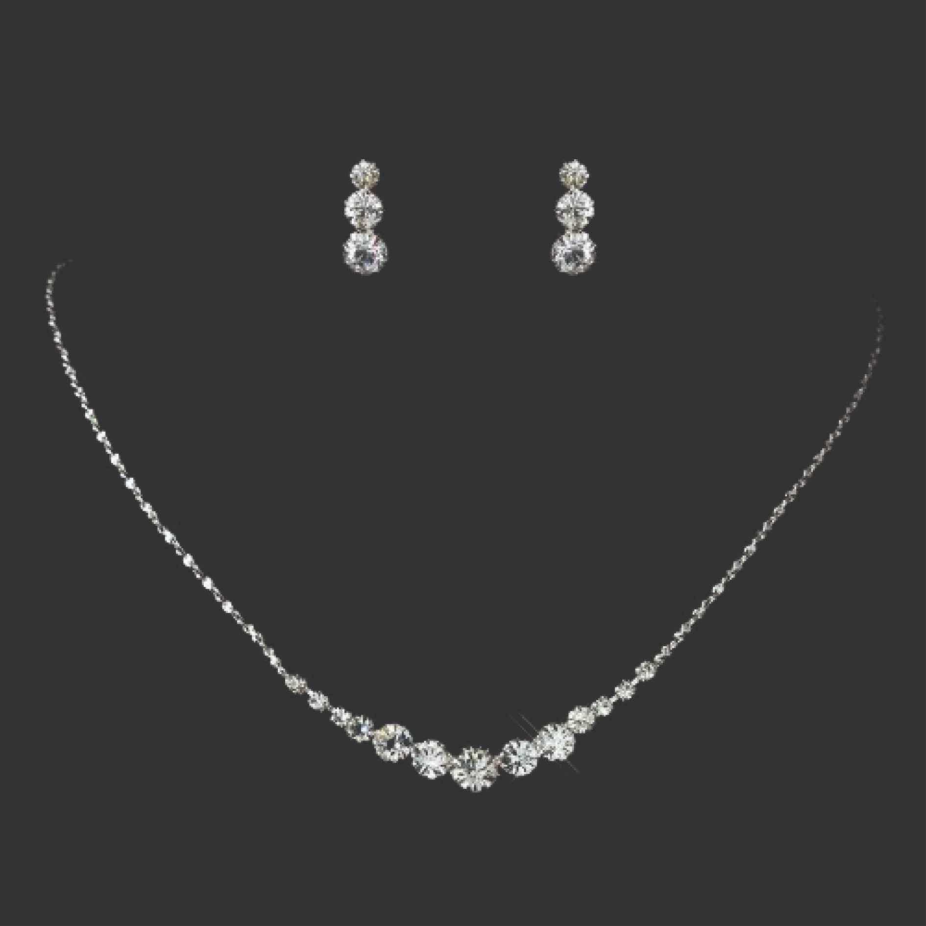 Nişanda Takı Takılır mı? Nişan için Hediyelik Takı Önerileri