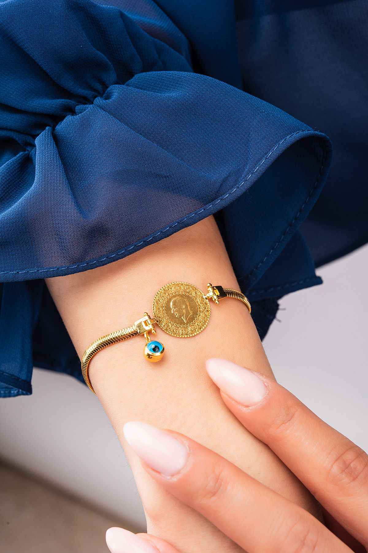 Çeyrek Altınlı Bileklik Nedir? Şıklık ve Yatırımın Buluştuğu Takı