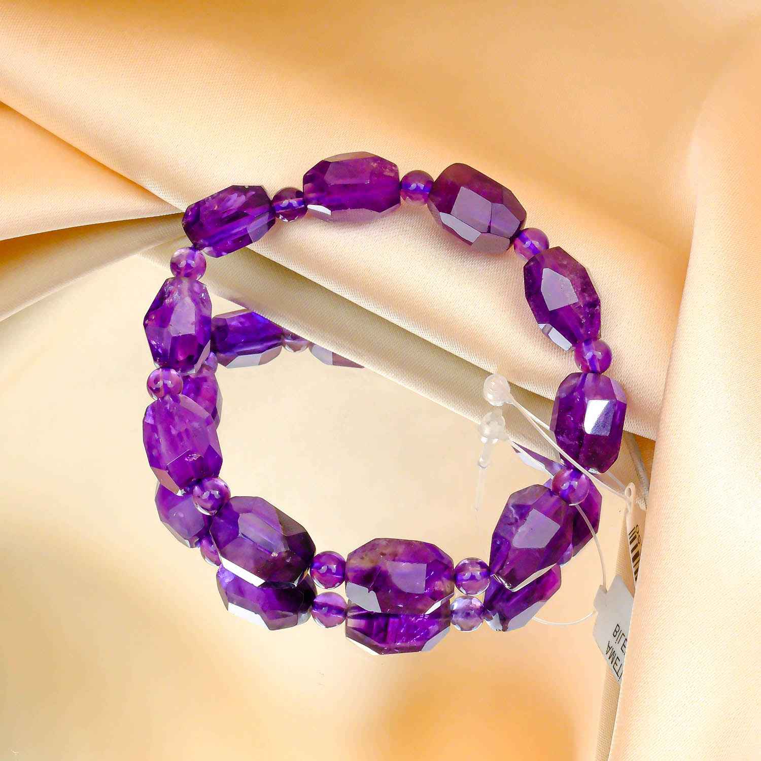 Ametist Taşı Bileklik Kullanmanın Bilmediğiniz Faydaları!